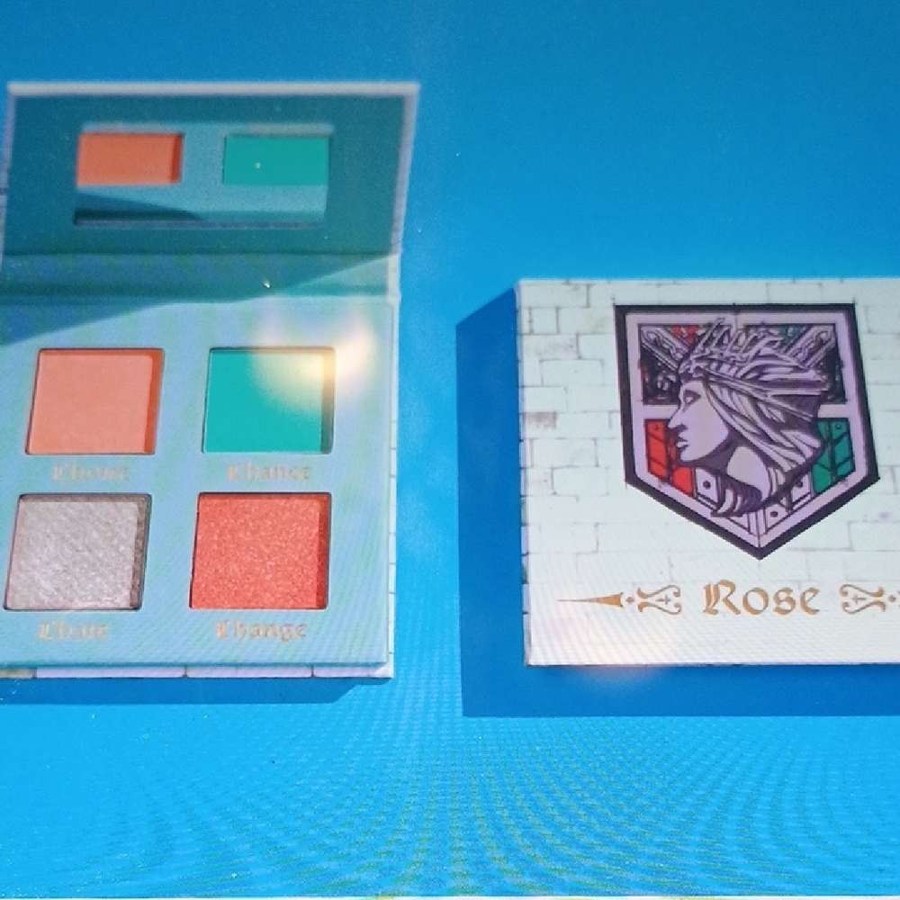 ROSE QUAD EYESHADOW With Free Makeup Bag